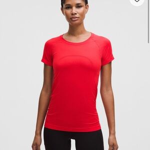 lululemon athletica Swiftly Tee- Size 6- Lulu Red